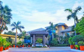 Dee Marks Airport Hotel & Resorts
